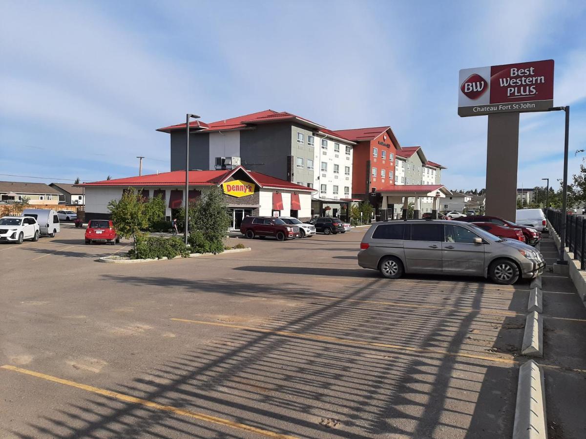 ホテル ベスト ウェスタン プラス シャトー フォート セント ジョン Fort St. John エクステリア 写真