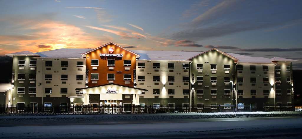ホテル ベスト ウェスタン プラス シャトー フォート セント ジョン Fort St. John エクステリア 写真